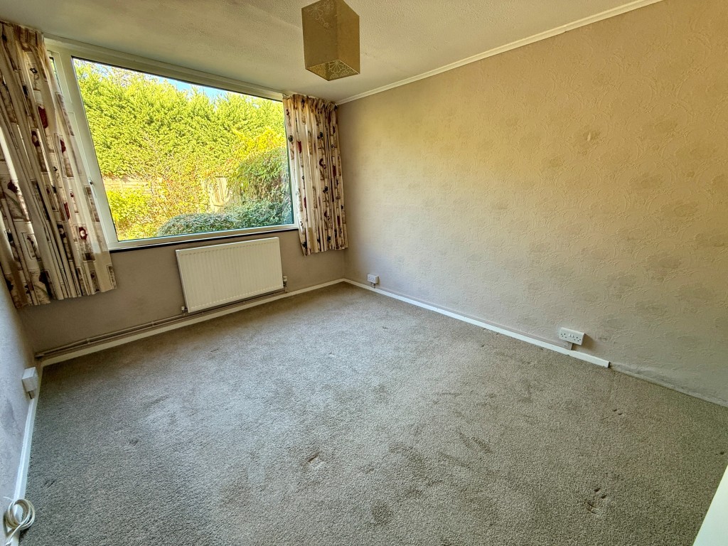 Lot: 116 - DETACHED BUNGALOW FOR REFURBISHMENT AND REPAIR - Bedroom one